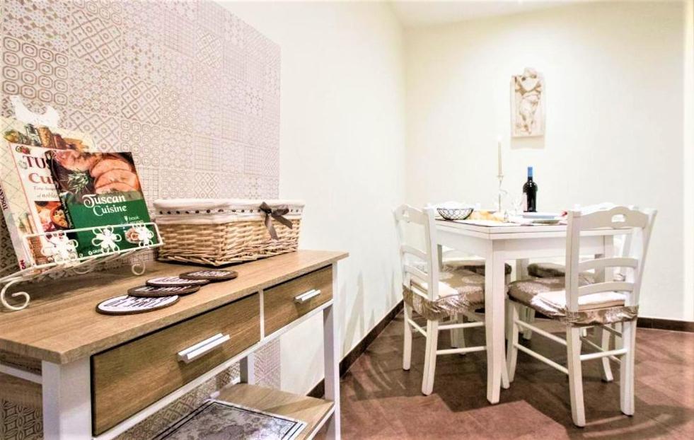 Charming Suite Cavour Heart Of Firenze Kültér fotó